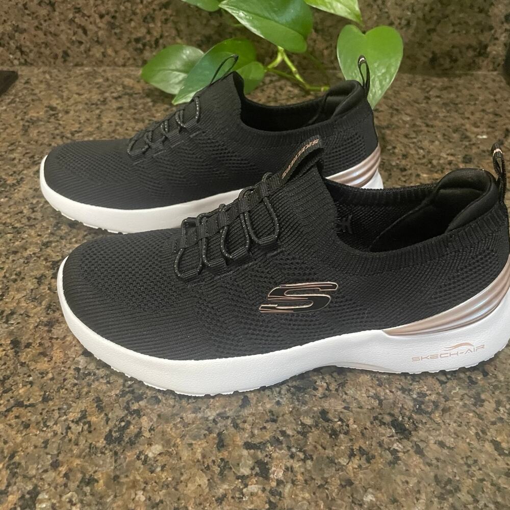 Skechers Women's Size 6 Skech-Air Dynamight-Perfect Steps athletic sneakers